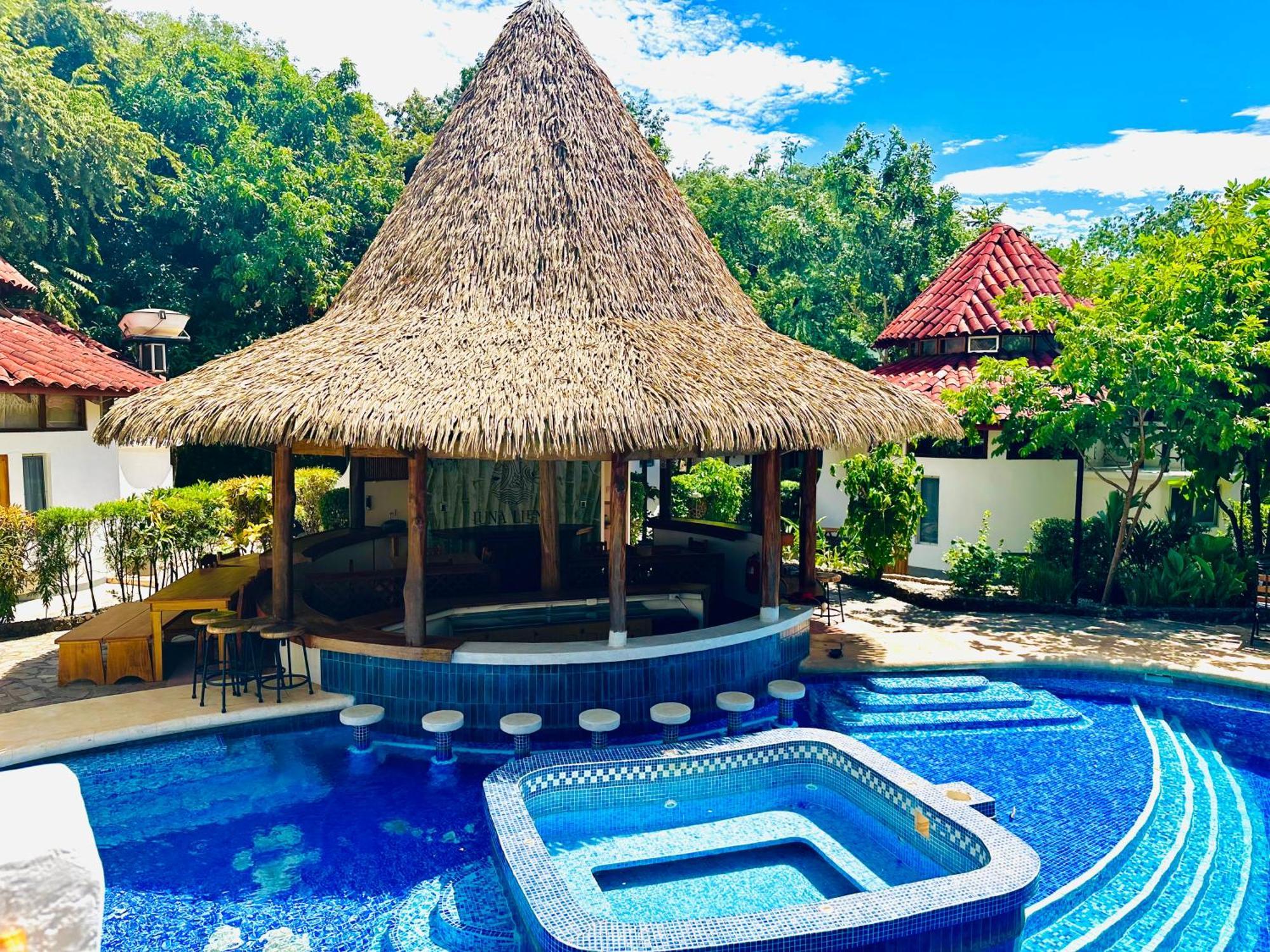 Hotel Luna Llena Tamarindo Exterior photo