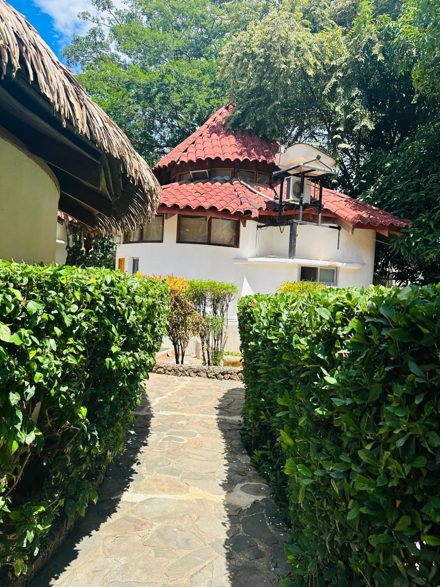 Hotel Luna Llena Tamarindo Exterior photo