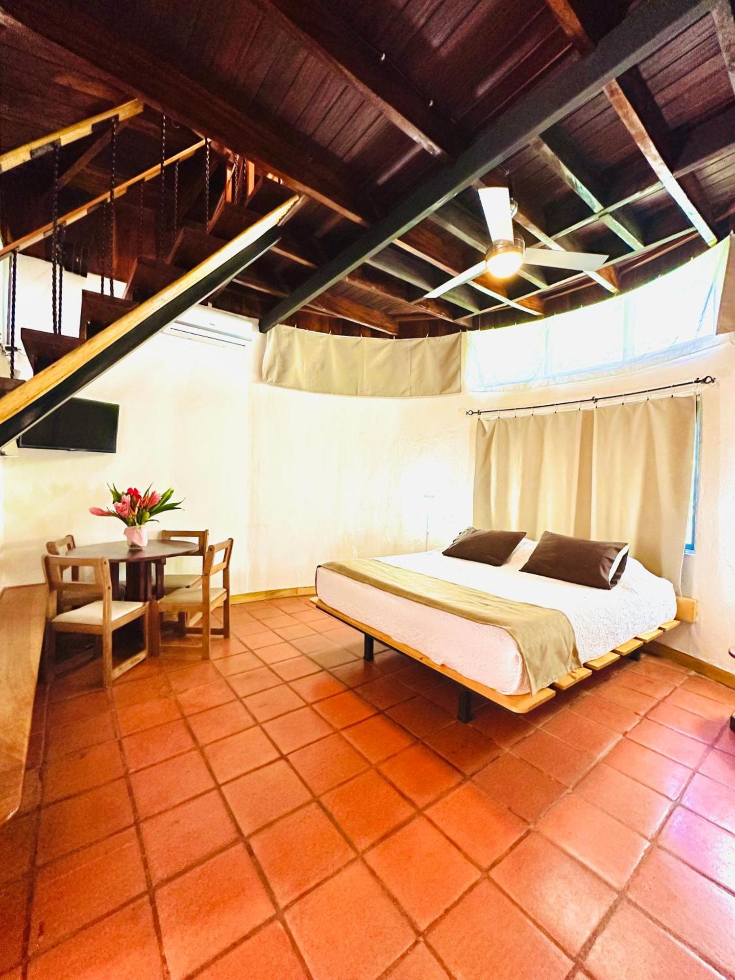 Hotel Luna Llena Tamarindo Exterior photo